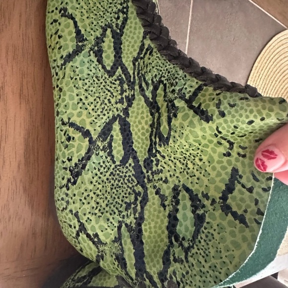 Stylish Green Snake Print Ankle Boots - Picture 2 of 6